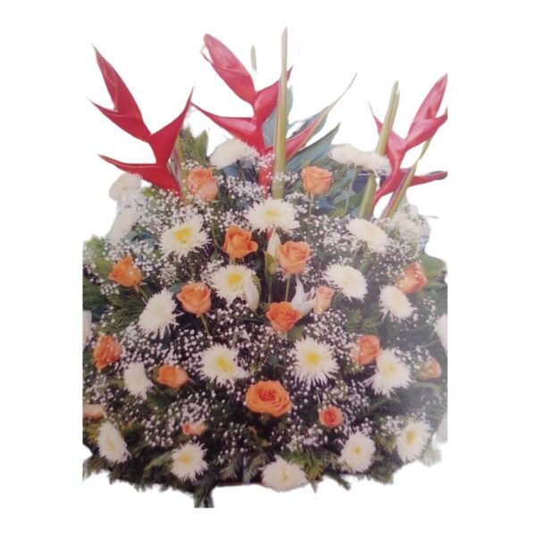Arreglo floral de rosas y crisantemo