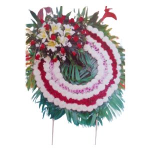 Corona floral de rosas y crisantemo
